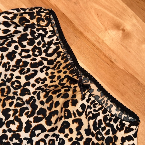 Leopard print, maxi skirt, black laced bow - Picture 3 of 4